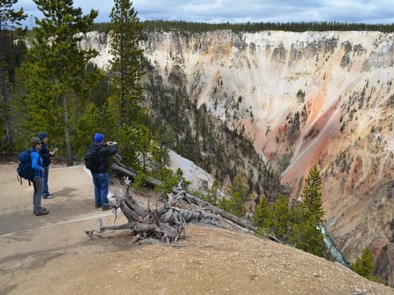 Private Full-Day Grand Canyon of Yellowstone Hiking Adventure (up to 8 people)