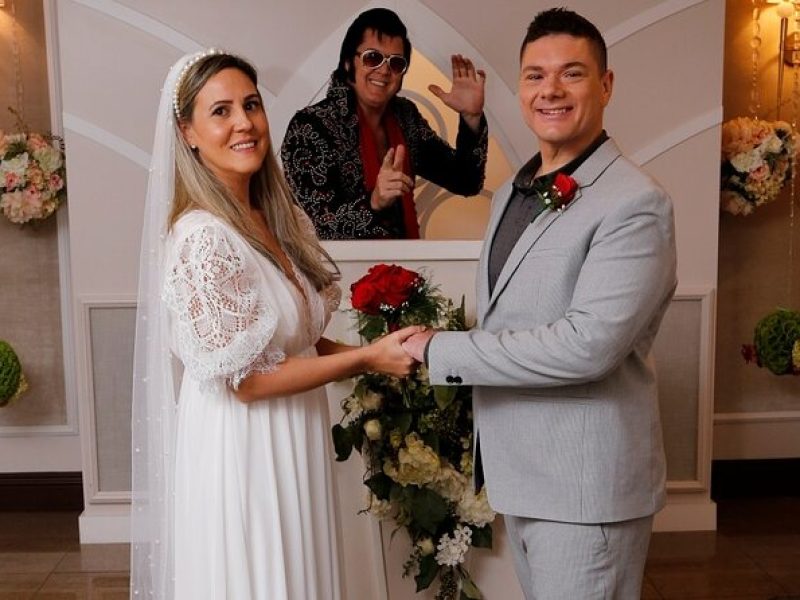 Vow Renewal in Las Vegas in Portuguese with Elvis and Limousine