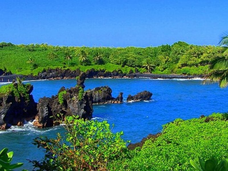 Small Group Road to Hāna Tour 6 to 8 passengers