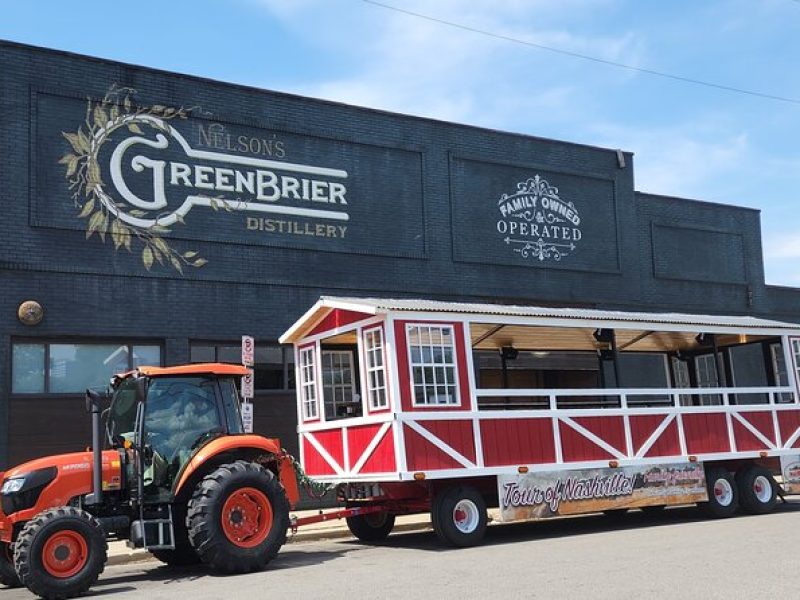 2 Hour Narrated Sightseeing Tractor Tour of Nashville