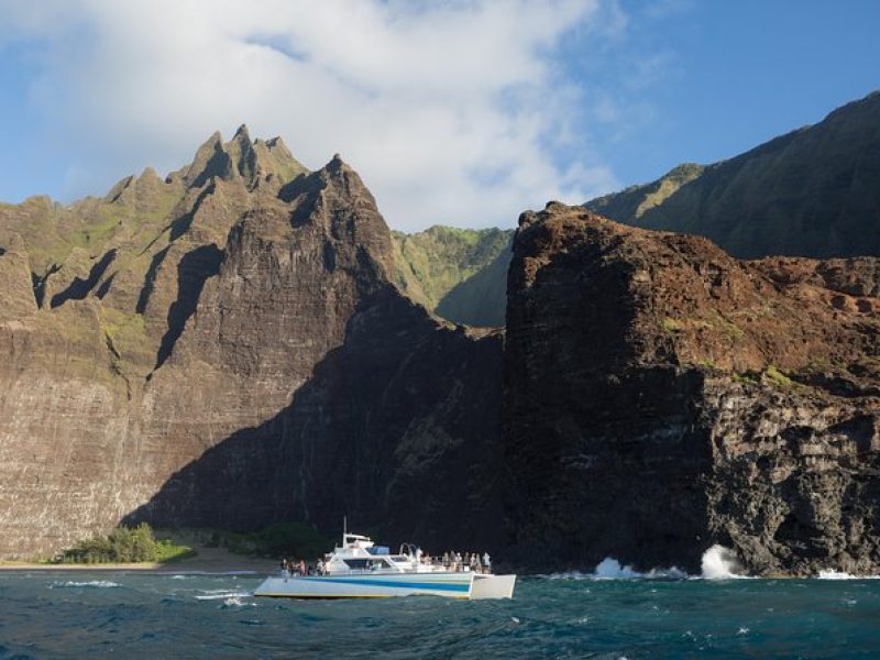 Na Pali Sunset & Sightsee Boat Tour