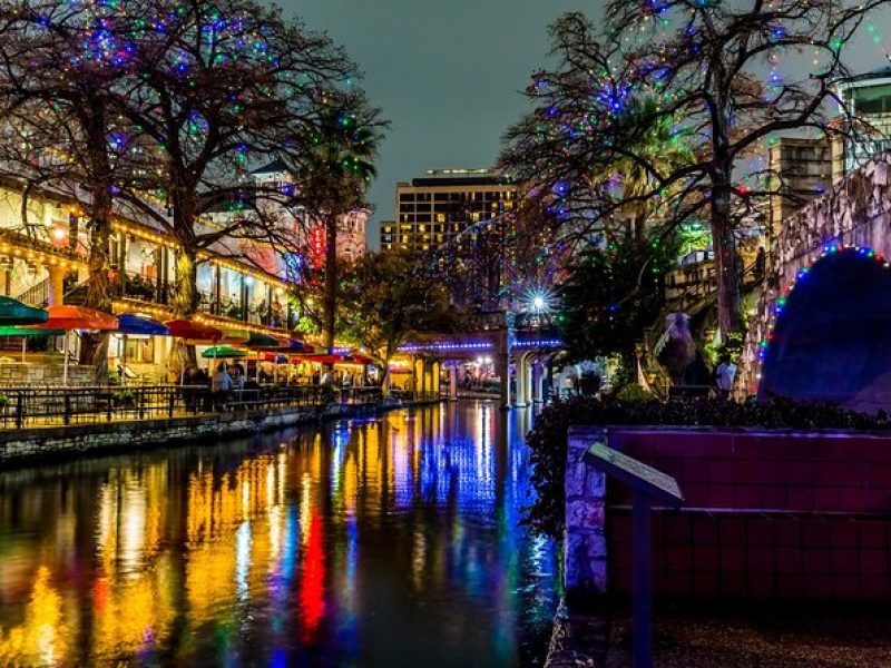 Enchanted Christmas Stroll: San Antonio’s Festive Gems