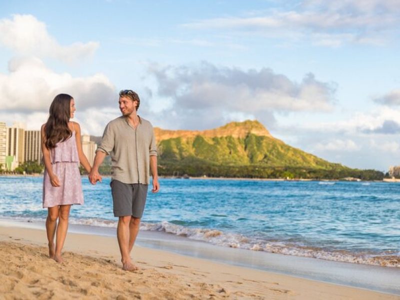 Charms of Honolulu Walking Tour for Couples