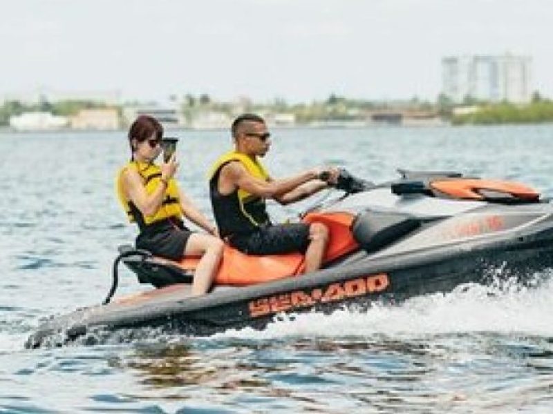 Ride the Waves : Jet Boat tours, Jet Skis, Pictures & Drinks