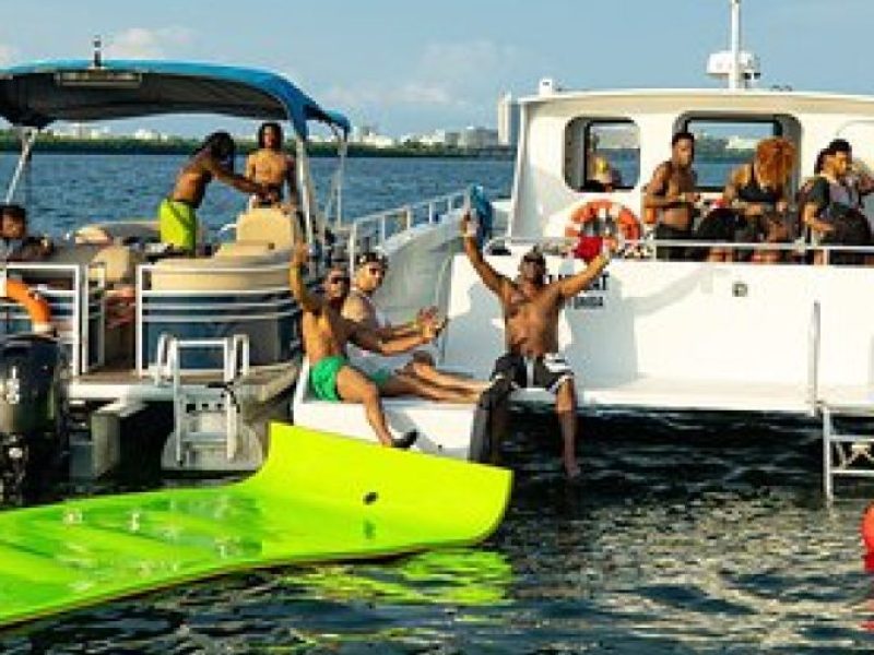 The Ultimate Water Experience in Miami with Drinks and Jet Skis