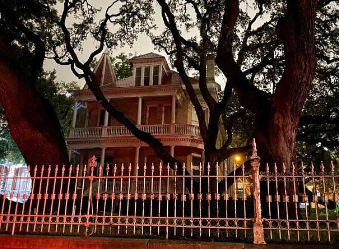 Austin's Famous Ghosts Smartphone Guided Audio App Walking Tour