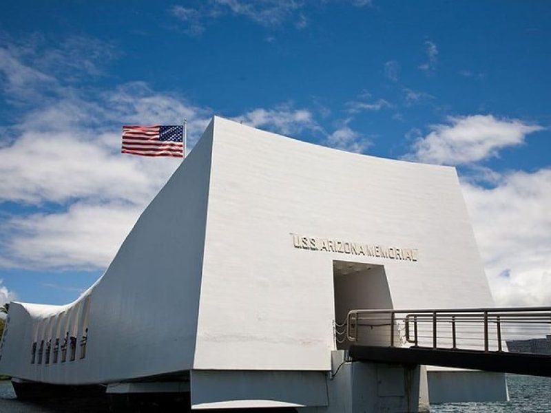 Pearl Harbor, National Memorial Cemetery and Honolulu City Tour