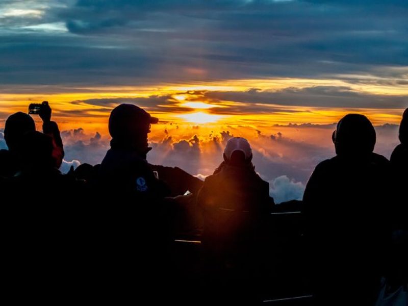 Haleakala Sunrise Maui Tour with Breakfast