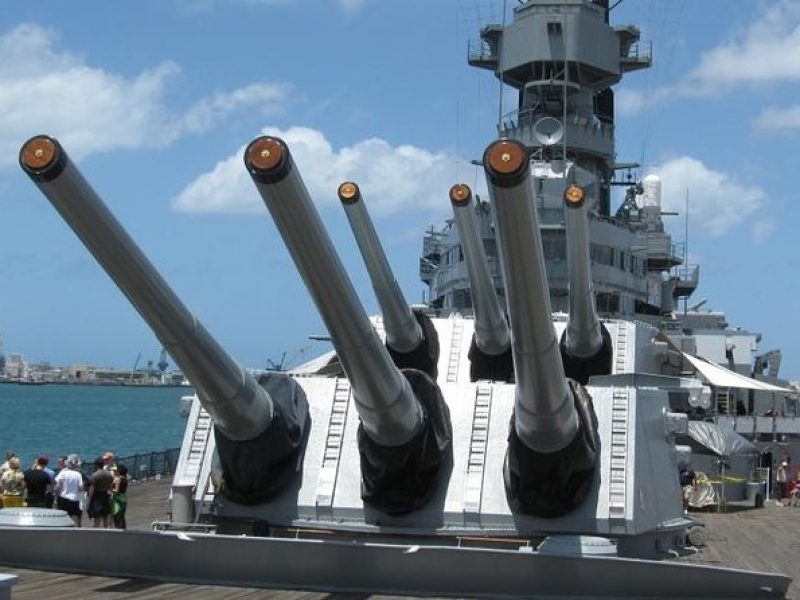 Day Trip from Maui to Oahu: Pearl Harbor & City