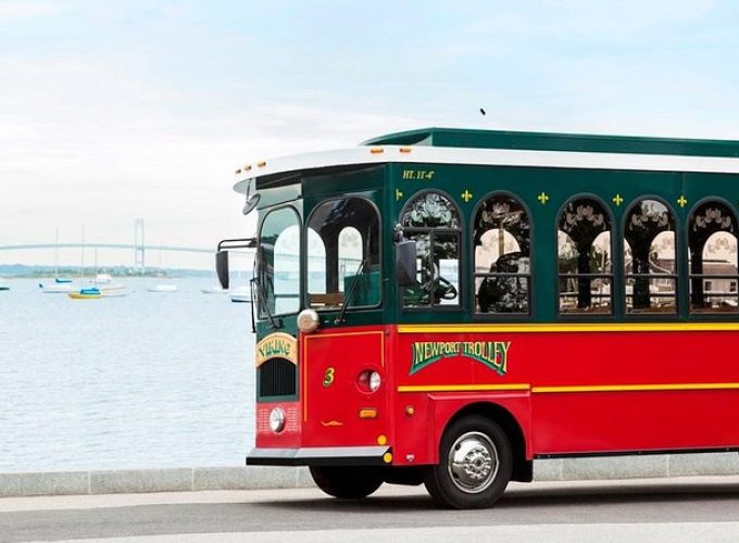 Newport Viking Trolley Tour with Breakers & Marble House Admission