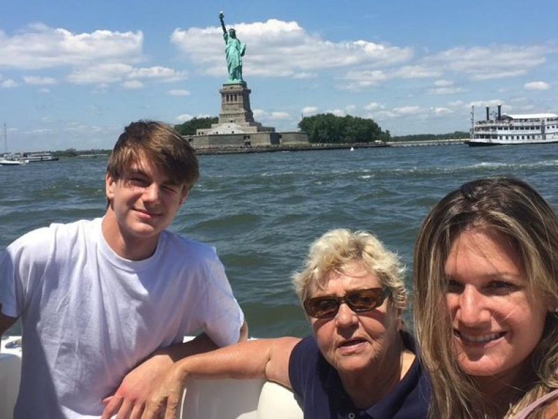 Boat Tour NYC Skyline, Statue of Liberty, Private Yacht Tour