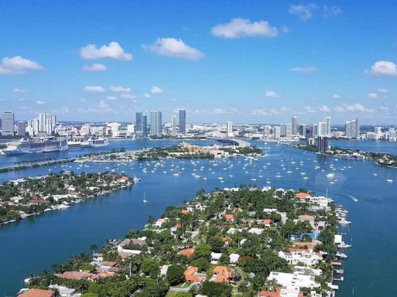 Biscayne Bay and Celebrity Island Homes Boat Tour