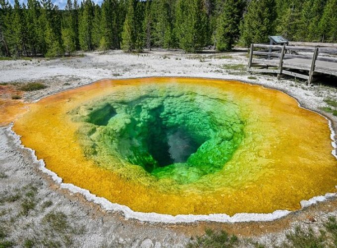 Yellowstone's Old Faithful Self-Guided Walking Tour