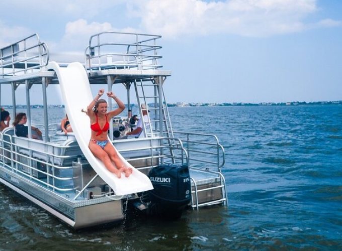 8-Hour Ultimate Party Pontoon Boat Rental in Dewey Beach