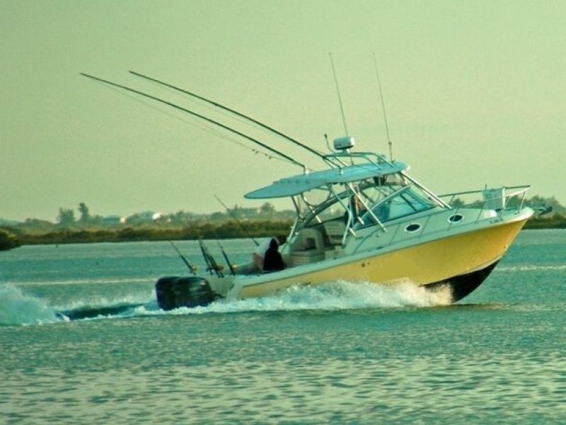 Offshore Fishing in Destin, FL (Flowing Water Charters)