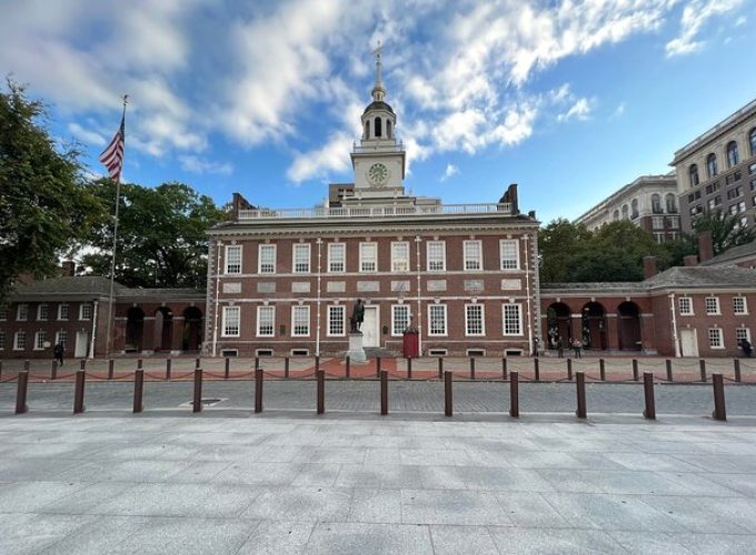 Philadelphia Historic Self Guided Walking Tour and Scavenger Hunt