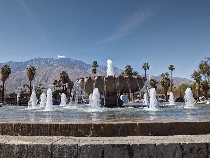 Palm Springs Scavenger Hunt Walking Activity and Game