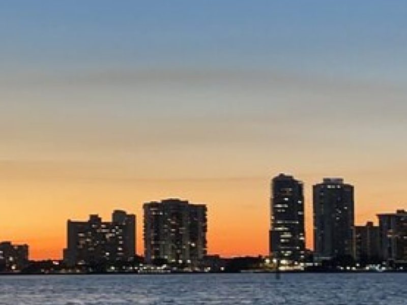 Private Moon-Watch Boat Cruise in Fort Lauderdale