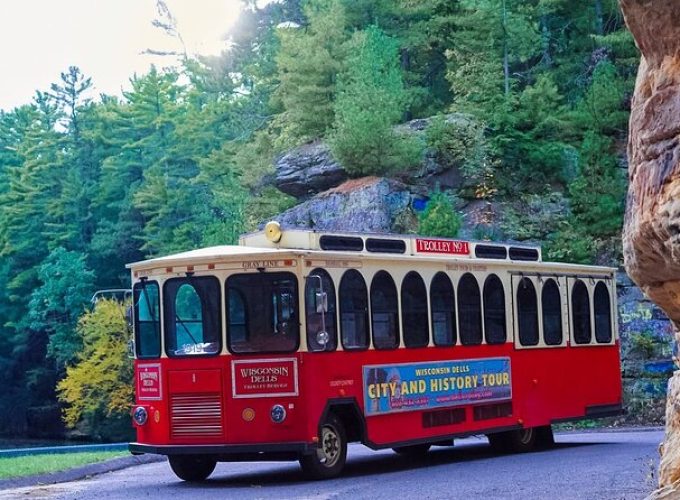 City and History Trolley Tour in Wisconsin Dells