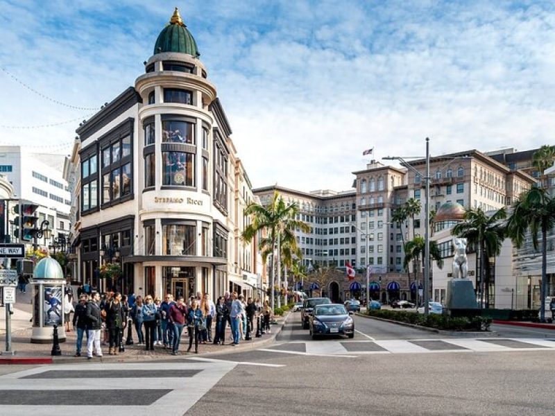 Beverly Hills Walking Tour w/ the Chocolate of the Stars