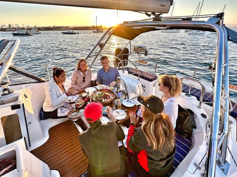 Private Luxurious Sailing Cruise in San Diego Bay