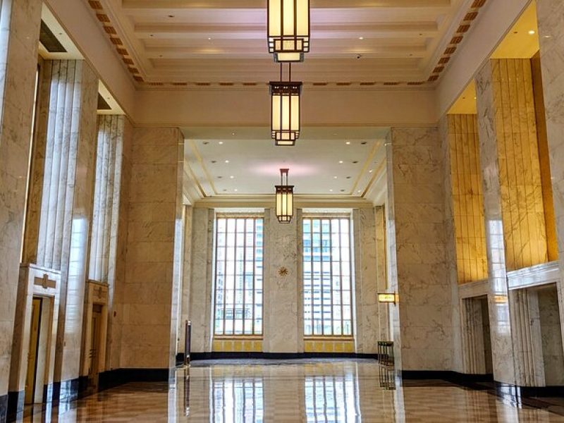 Chicago Architecture Walking Tour: Stunning Riverfront Interiors