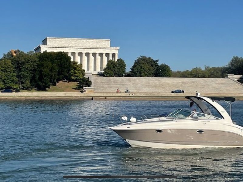 Private Yacht Tour along Washington DC Waterfront