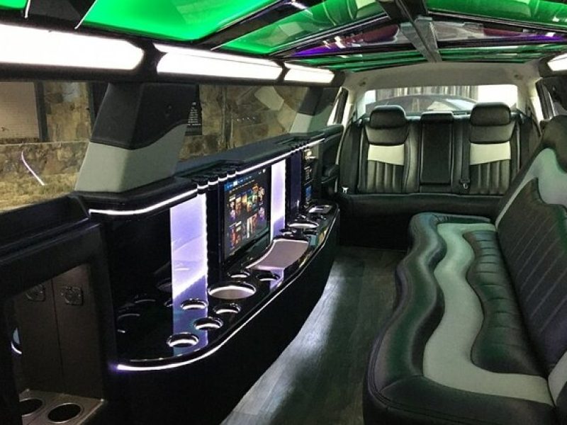 Limousine Transport around New Orleans as far as Baton Rouge