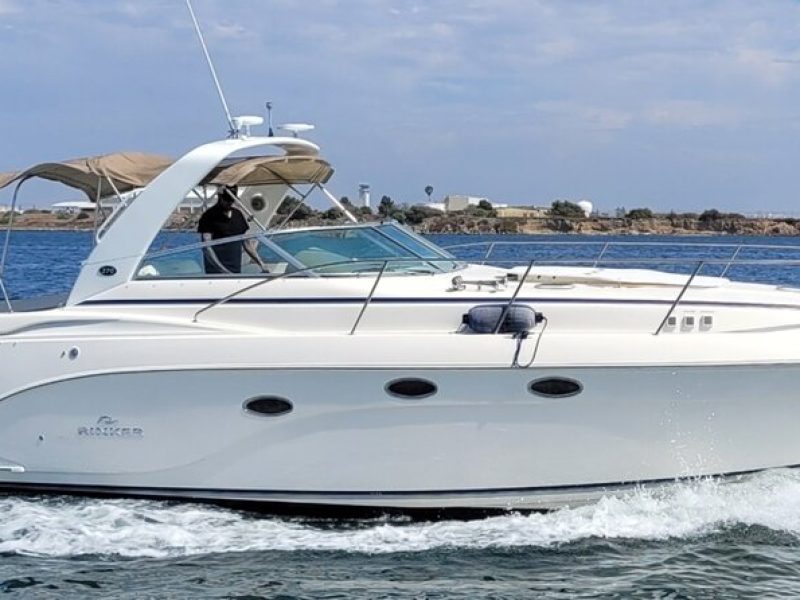 Private Luxury 45' Bay Cruiser Tour in San Diego: Suitable for Any Events