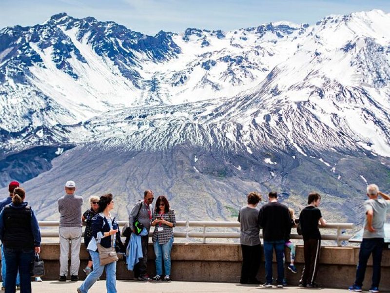 Small-group Mt. St. Helen National Park Tour from Seattle in SUV