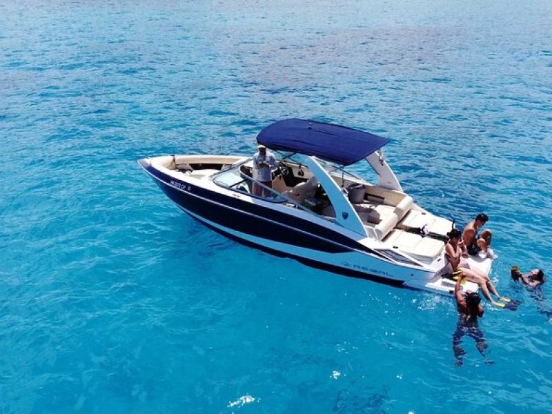 Luxury Private Boat Charter in Big Island Hawaii