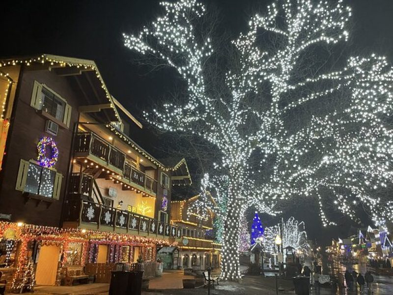 Leavenworth Christmas Lights Tour from Seattle