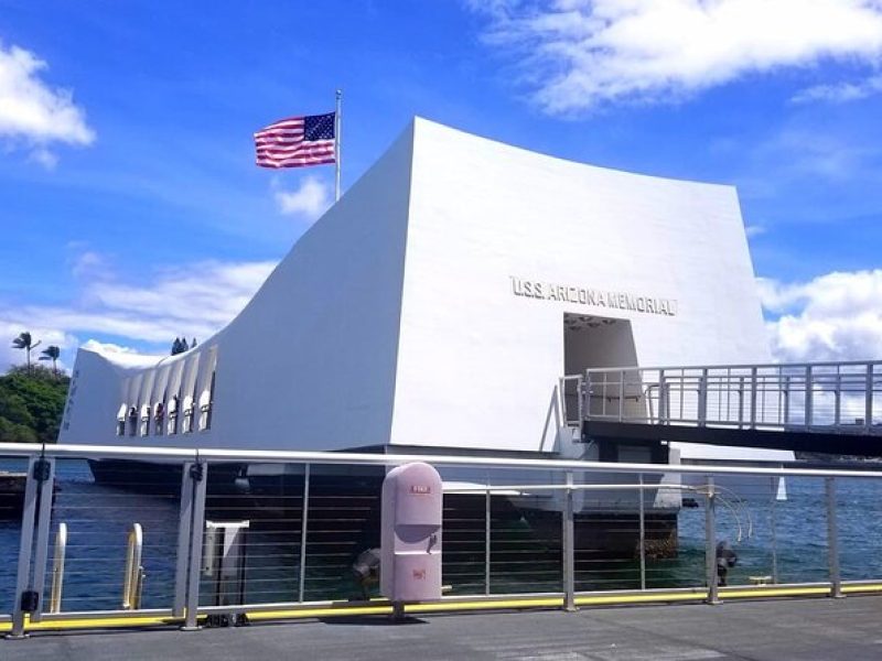 Private Hawaii Pearl Harbor Tours and North Shore (up to 12 people )