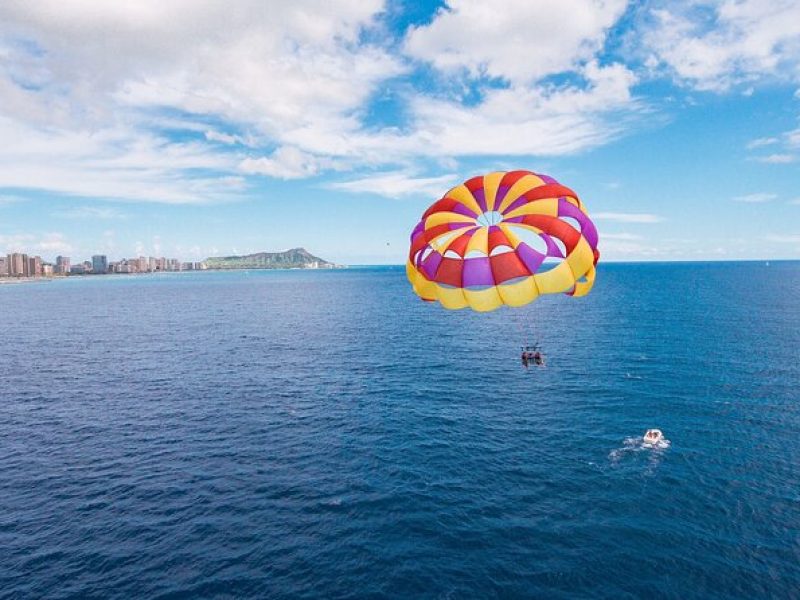 Half-day Tour in Diamond Head Sunrise and Parasail