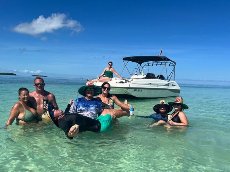 4 Hours 22' Hurricane Deck Boat Rental in Key West