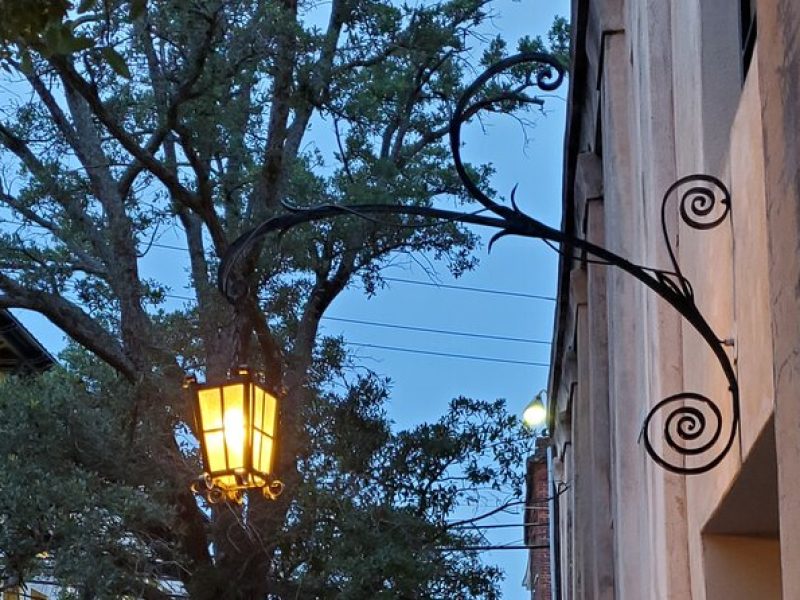 Pirates, Patriots & Prohibition – Private Evening Walking Tour of Charleston