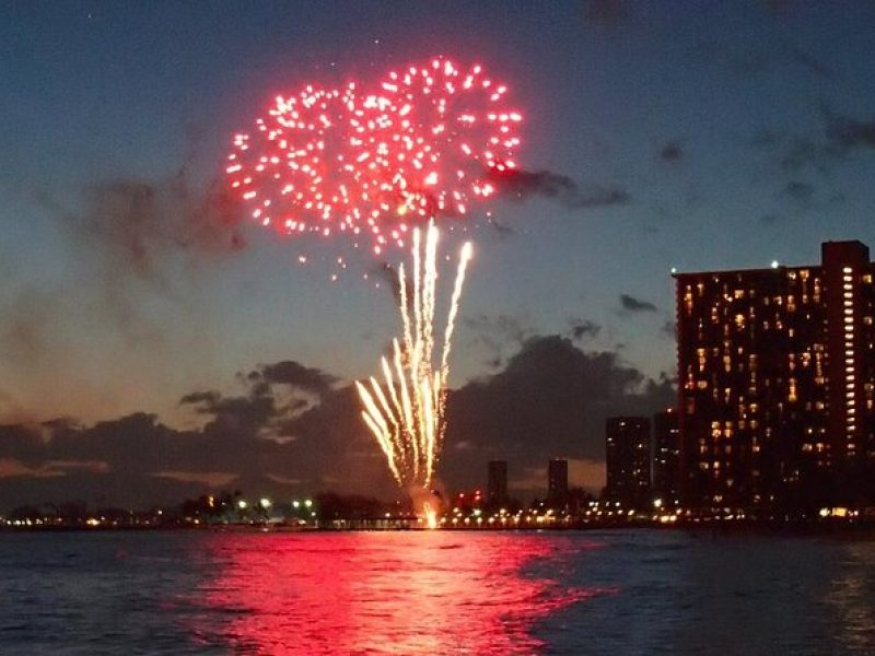 Honolulu Sunset & Fireworks Dinner Cruise