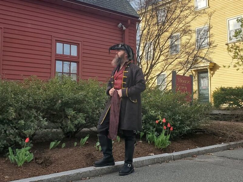 Pirates and Privateers Walking Tour with Real Pirates Admission