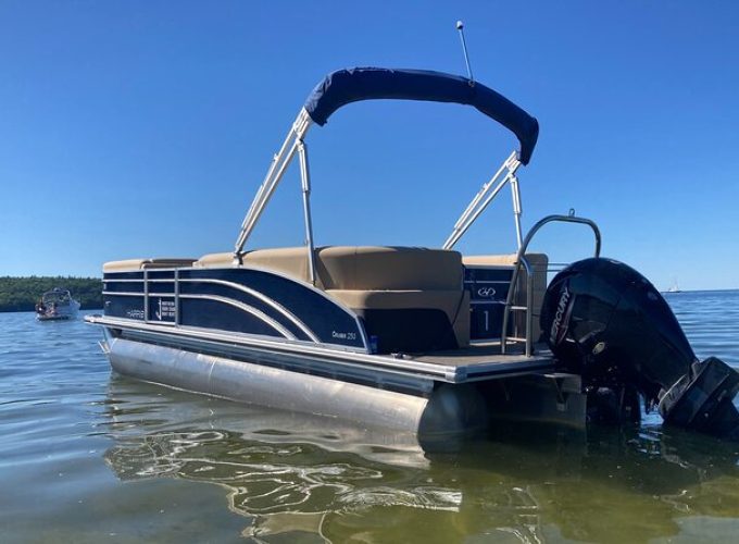 23' Pontoon 3.5-Hour Rental Up To 12 People