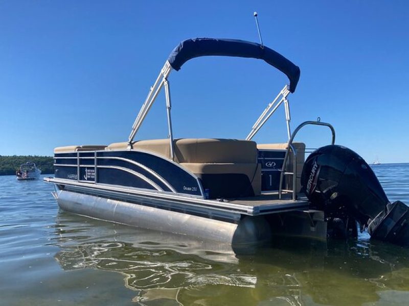 23' Pontoon 3.5-Hour Rental Up To 12 People