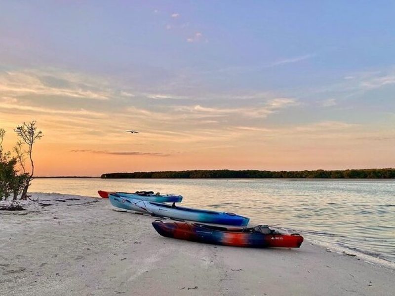 2 Hour Sunset Kayak Tour: War Veterans Memorial Park