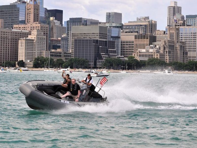 Small-Group Sightseeing Boat Tour in Chicago