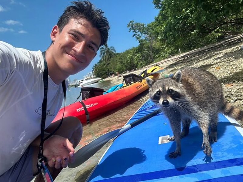 Raccoon Island exploration on SUP/Kayak