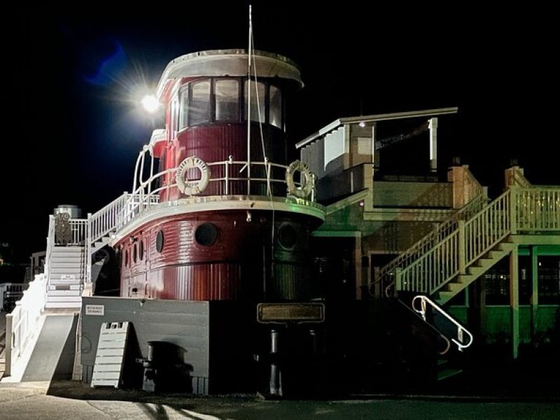 90-Minute Ghost Walking Tour in Boothbay Harbor