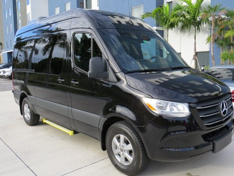 Private Transfer from Hotel in Miami to Port Miami.