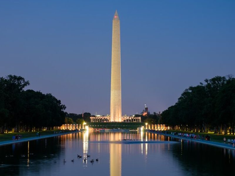 DC Monuments by Moonlight: Small Group Walking Tour