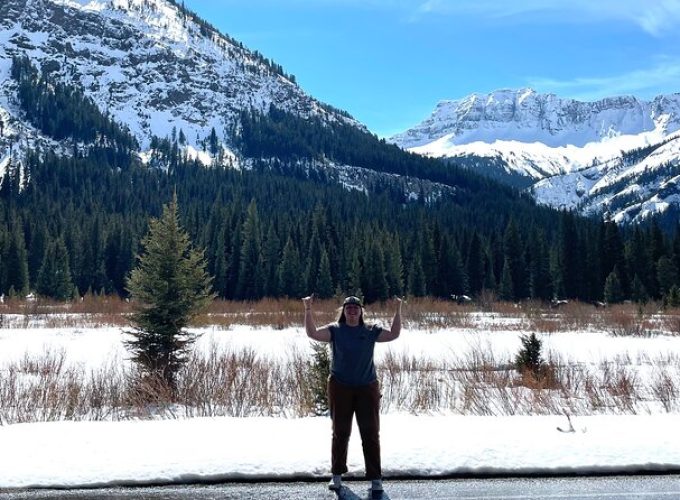 Private Jeep Tour of Yellowstone’s Winter Wonderland