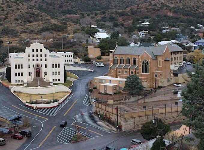 2-Hour Tour – Old Bisbee, the Open Pits, and Lowell AZ