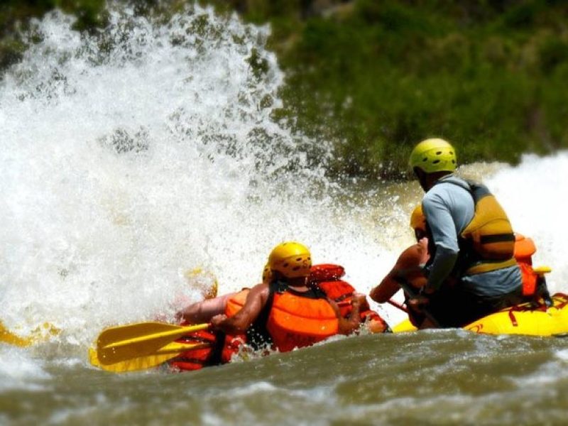 Royal Gorge Rafting Half Day Tour (FREE wetsuit use!) – Class IV Extreme fun!