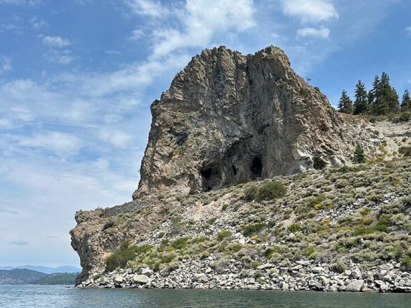 Clear Kayak Paddle Tour at Cave Rock